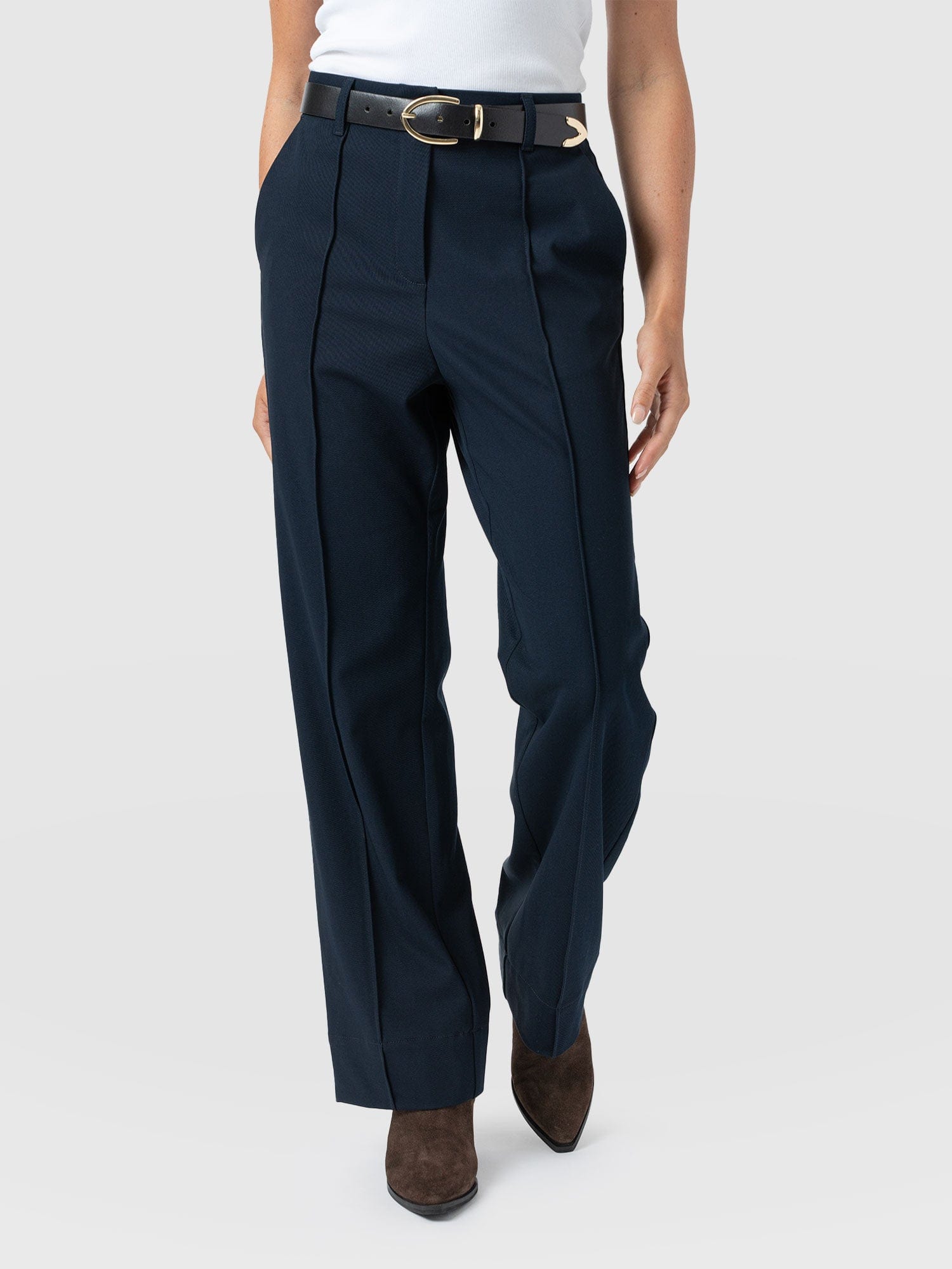 Harlow Straight Leg Pant - Navy - Women's Trousers | Saint + Sofia® EU